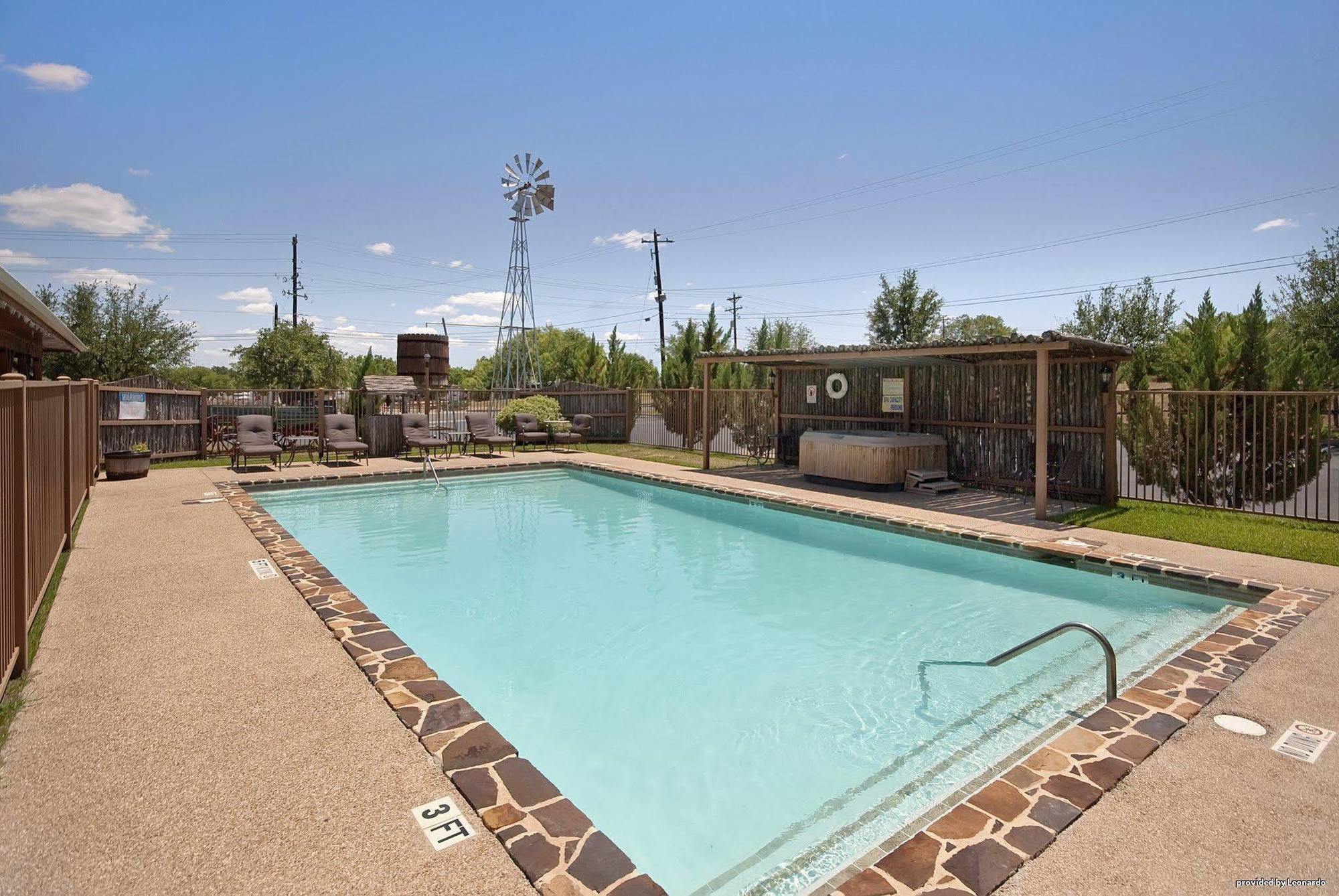 Best Western Plus Fredericksburg Instalações foto